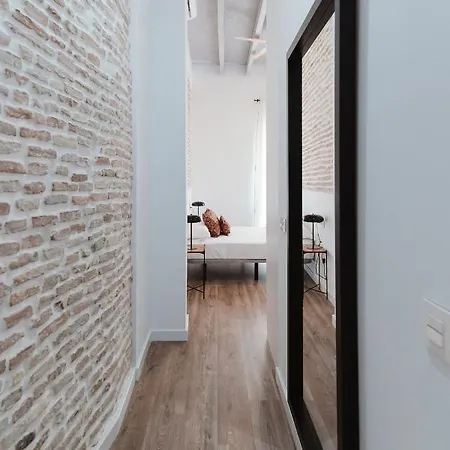 O&l Punonrostro Bright Minimalist Apartment Seville