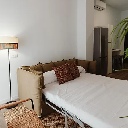 O&l Punonrostro Bright Minimalist Apartment Seville