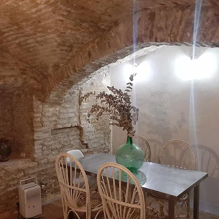 Downtown Loft In A 16th Century Convent Appartement