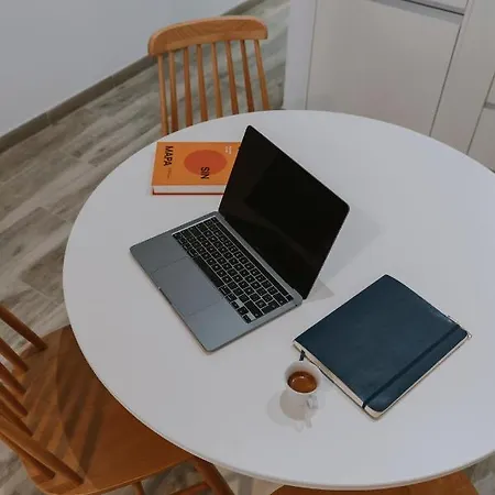 O&l Punonrostro Bright Minimalist Apartment Seville