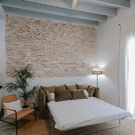 O&l Punonrostro Bright Minimalist Apartment Seville