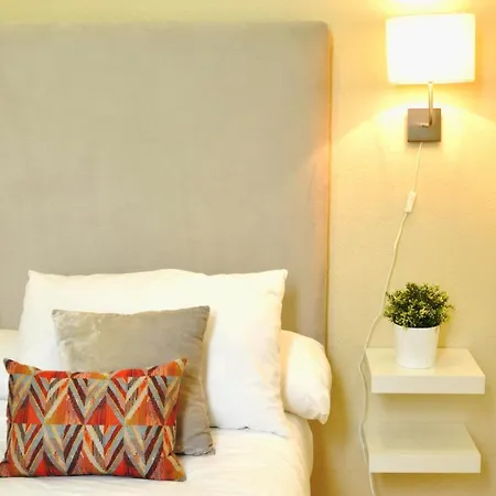 Homeyseville-penthouse Cathedral Tomas De Ibarra St 6 Pax, Parking Optional * Séville