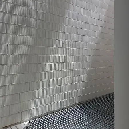 Casa Entera E Independiente Con Parking En Pleno Centro De Seville