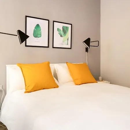 Mia Suite. Center Of *