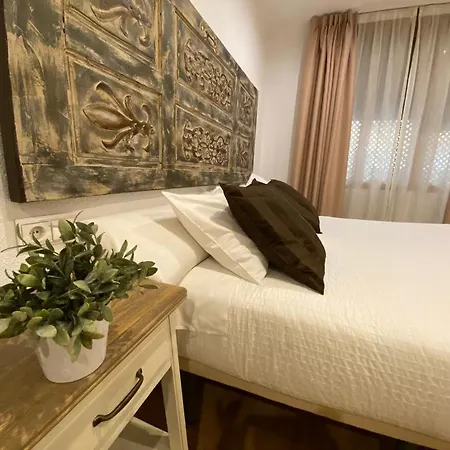 Palace Apartment *