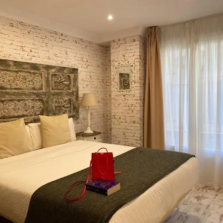 Apartment Palace