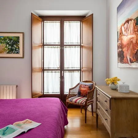 Cathedral Apartment, First Floor * Seville