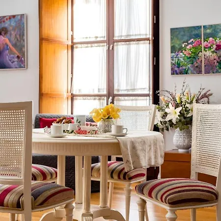 Cathedral Apartment, First Floor Apartment Seville