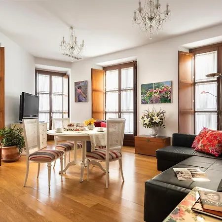 Cathedral Apartment, First Floor Apartment *