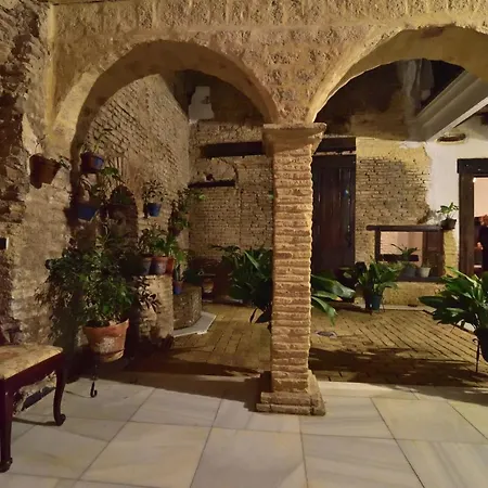 Dona Ines Barrio Santacruz Homestay *