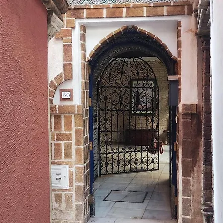Dona Ines Barrio Santacruz Homestay