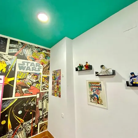 Kitsch Art Hostel Sevilla