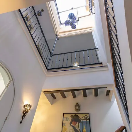 House -rooftop&jacuzzi -stayinseville Villa