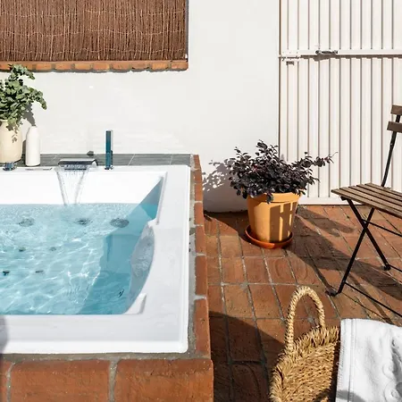 Magno Robles With Jacuzzi And Private Parking Apartment
