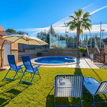 Casa Con Pista De Padel Castilblanco De Arroyos By Ruralidays