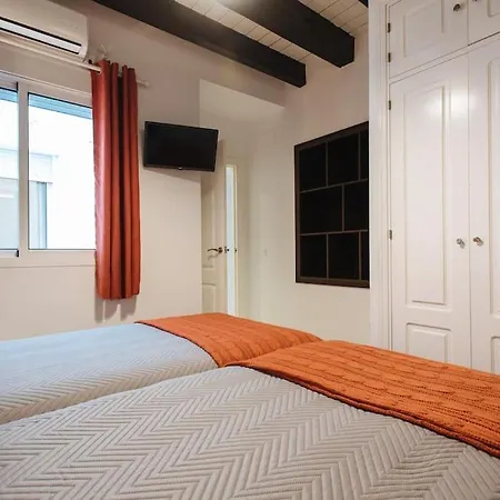 Ad2b Apartment, 300m From Cathedral With 2br *