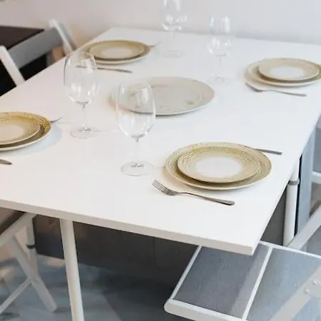 Ad2b Apartment, 300m From Cathedral With 2br * Seville