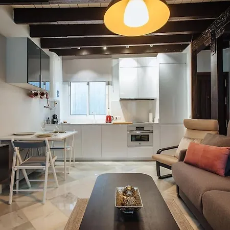 Ad2b Apartment, 300m From Cathedral With 2br Appartamento