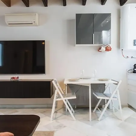 Ad2b Apartment, 300m From Cathedral With 2br *