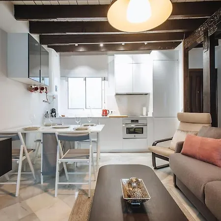 Ad2b Apartment, 300m From Cathedral With 2br Appartamento Siviglia