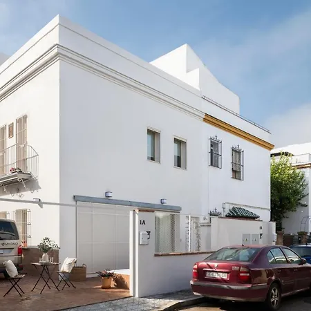 Magno Robles With Jacuzzi And Private Parking Seville