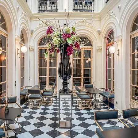 Lobby Hotel 5*