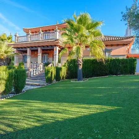 Сasa de vacaciones Casa Con Pista De Padel Castilblanco De Arroyos By Ruralidays *