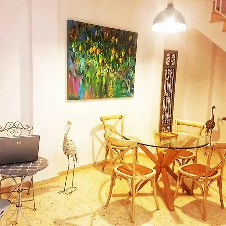 El Patio De San Bernardo Севилья