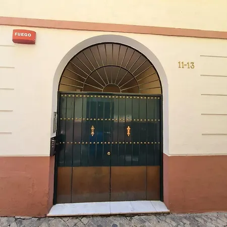 Homeyseville-bright At Santa Cruz 4 Pax, Parking Optional * Seville