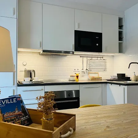 Petit Remedios Apartment Seville
