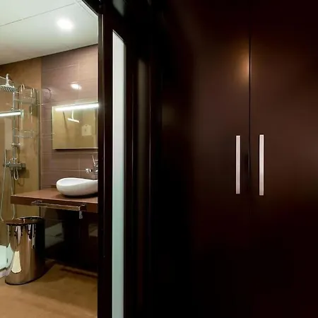 Fr26 Luxurious Apartment, 2 Minutes From Cathedral