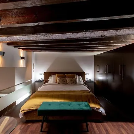 Fr26 Luxurious Apartment, 2 Minutes From Cathedral Apartment *