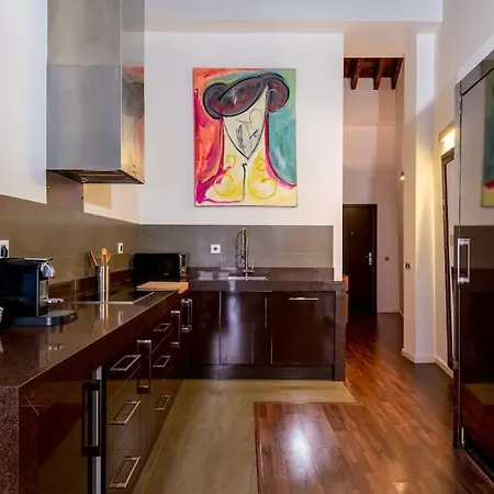 Fr26 Luxurious Apartment, 2 Minutes From Cathedral