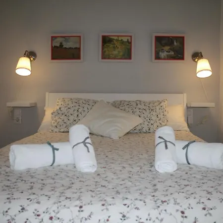 Triana Essence Apartment *