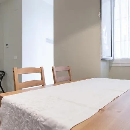 아파르타멘토스 디아베르 알베르토 리스타 세비야