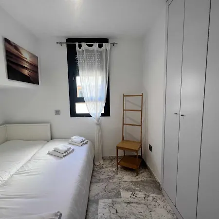 Atico San Bernardo Terraza Y Parking Incluido
