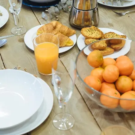 Homeyseville-amazing Views Cathedral Tomas De Ibarra - 8 Pax, Parking Optional Apartment