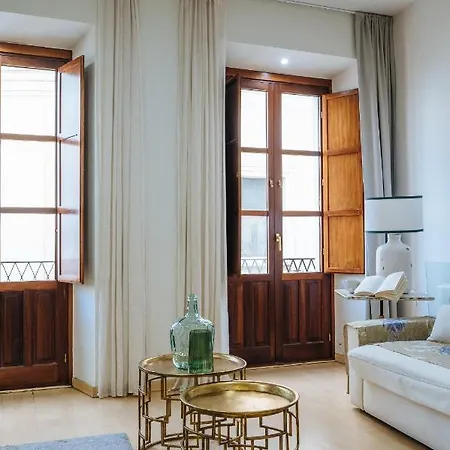 Homeyseville-amazing Views Cathedral Tomas De Ibarra - 8 Pax, Parking Optional Apartment