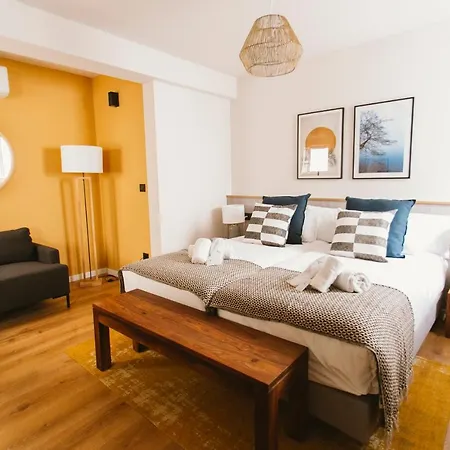 Modern And Luxury- 2bd 2bth- Socorro *