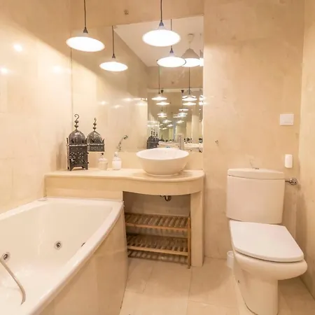 House -rooftop&jacuzzi -stayinseville Villa *