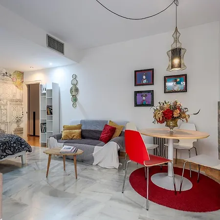 Amazing In The Old Apartment *