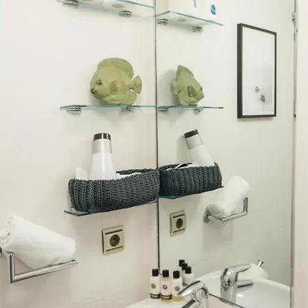 Apartment Comfortable Duplex- 1bd 2bth- Dean Miranda *