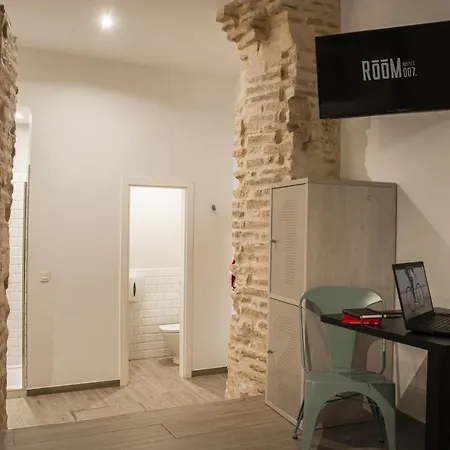 Room00 Salvador بيت شباب إشبيلية