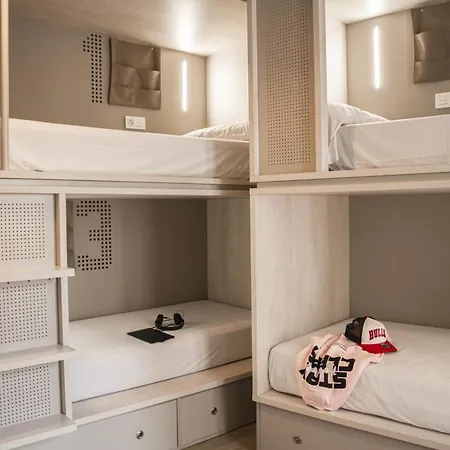 Room00 Salvador بيت شباب