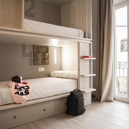 Room00 Salvador إشبيلية