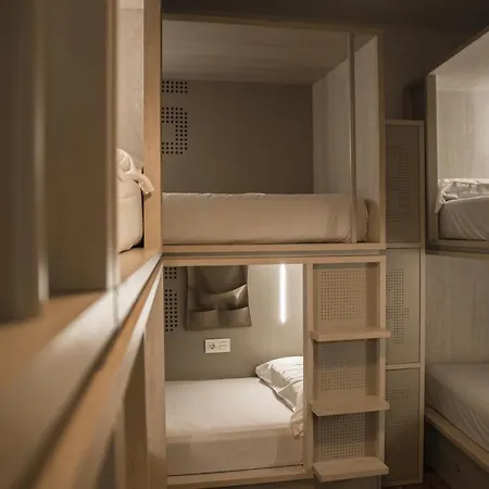 Room00 Salvador بيت شباب