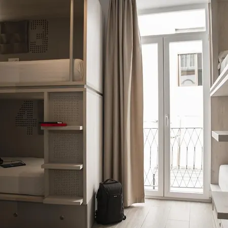Room00 Salvador * إشبيلية