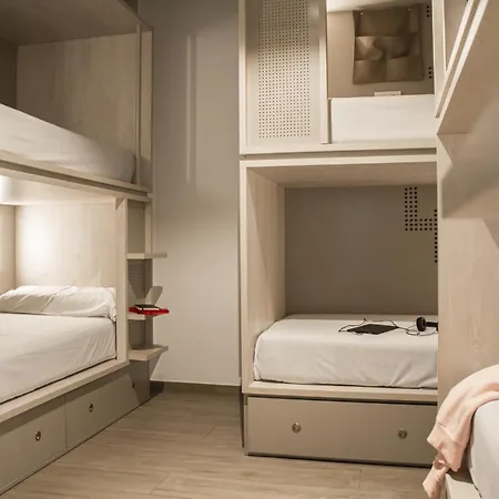 Room00 Salvador * إشبيلية
