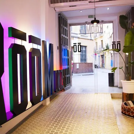 Room00 Salvador * إشبيلية
