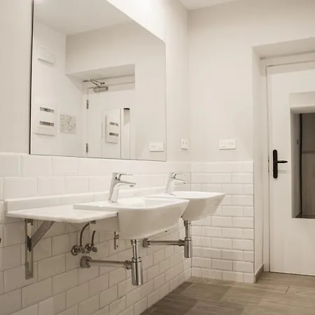 Room00 Salvador Hostel Σεβίλλη